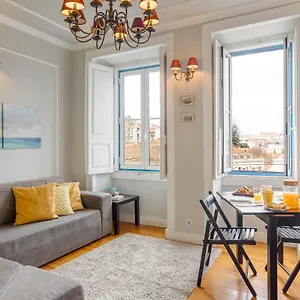 https://bright-tailor-made-apartment-by-the-castle.hotels-lisbon-portugal.com
