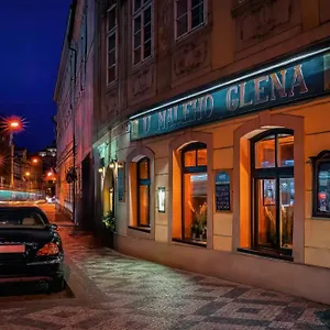 https://stylish-studio-at-lesser-town-charles-bridge-3min-by-walk.praguehotelsweb.com